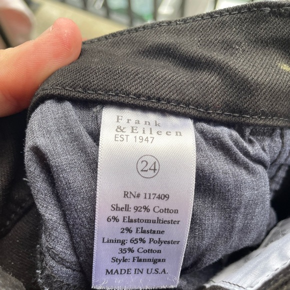 NWT Frank & Eileen Flannigan Flare Leg Jeans, In Black Size 24 - Picture 7 of 7